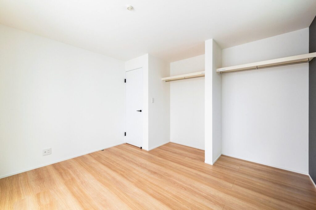 洋室（約7.6帖）のオープンクローゼット