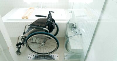 介護向けのお風呂へリフォーム｜費用の相場、おすすめの工事内容を解説